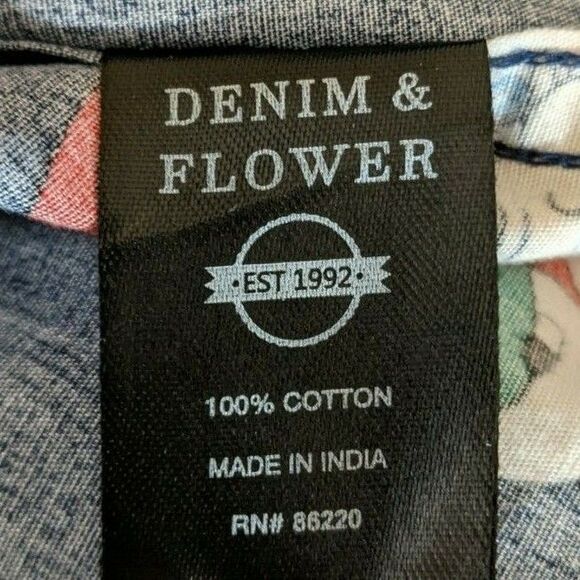 Denim & Flowers Ricky Singh Men's Santa Button-Down Christmas Shirt  Size M - Picture 8 of 9